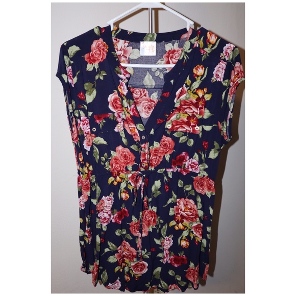 SirenLily maternity blouse - Picture 1 of 2